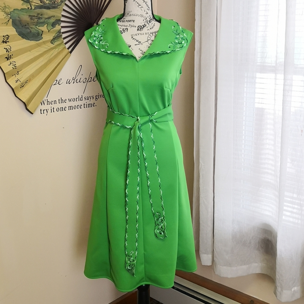 Vintage 1960s bright green midi dress